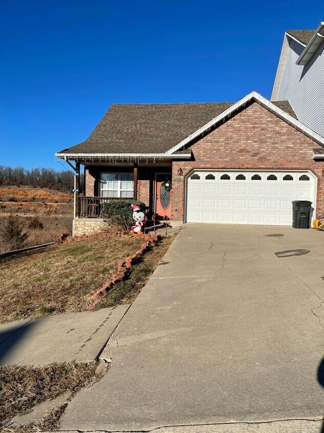 337 Carmel Valley Way, Saint Robert, MO 65584 House Rental in Saint