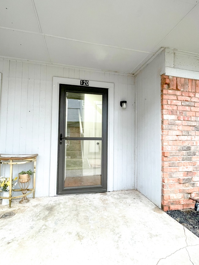 FRONT DOOR - 2616 N Ann Arbor Ave