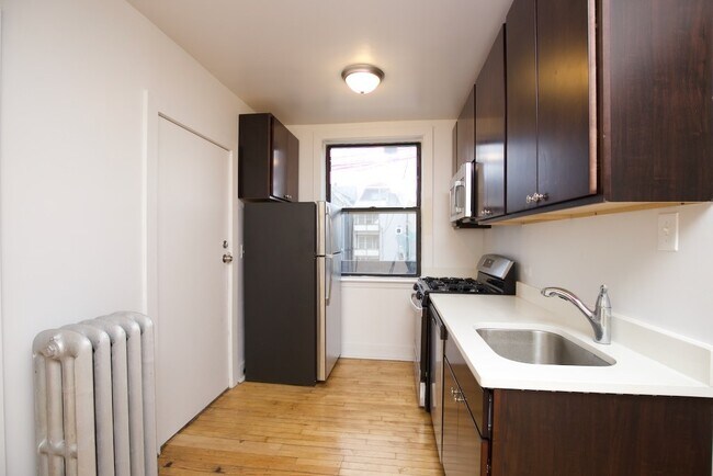 Foto del edificio - 2334 N Spaulding Ave