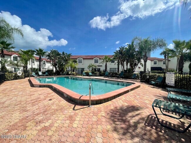 Building Photo - 200 Florida Shores Blvd