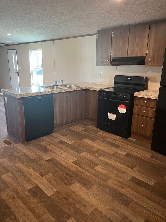 Foto del edificio - AVAILABLE NOW & SUPER close to Downtown Aynor!