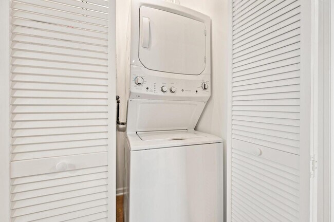 Foto del edificio - 3311 N Ravenswood Ave