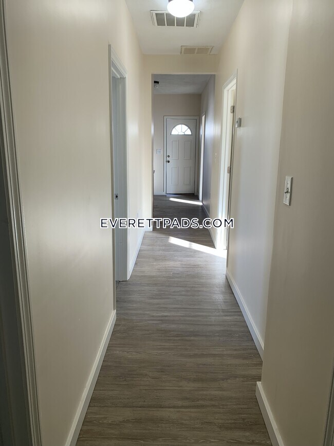 Building Photo - 95 Tremont St