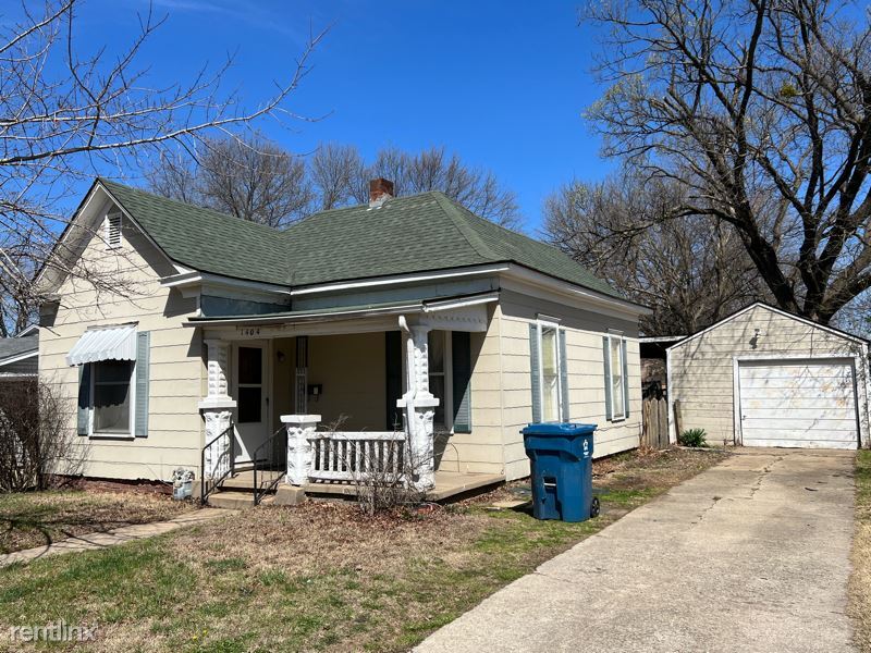 3 br, 1 bath House 2022 REMCO 6th St House Rental in Coffeyville