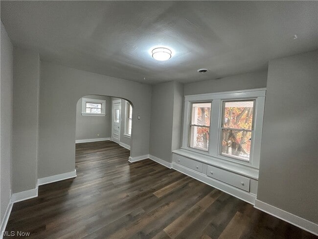 Foto del edificio - 7813 Laumar Ave
