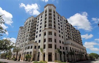 Building Photo - 301 Altara Ave