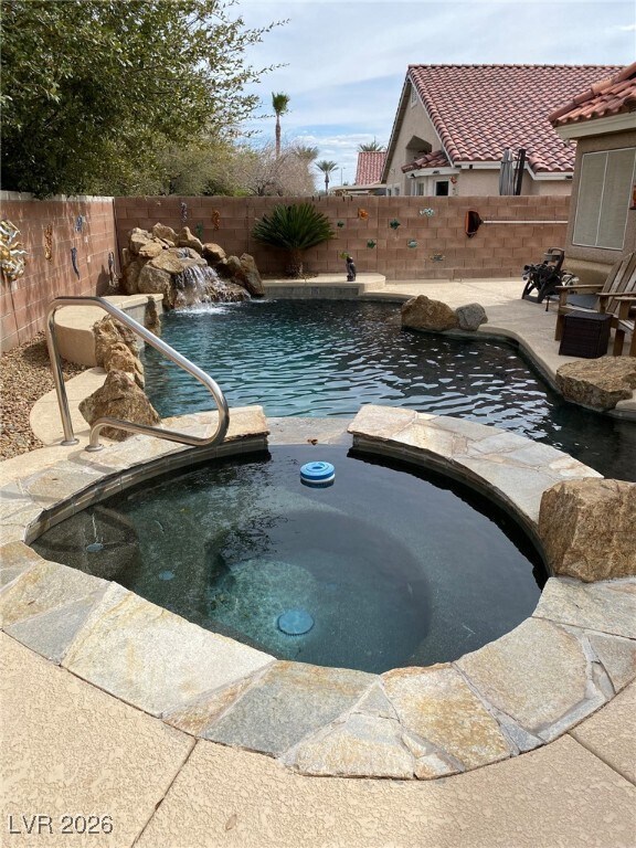 Building Photo - 6528 N Ruddock Dr