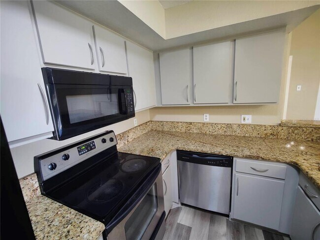 Foto del edificio - 7240 Westpointe Blvd