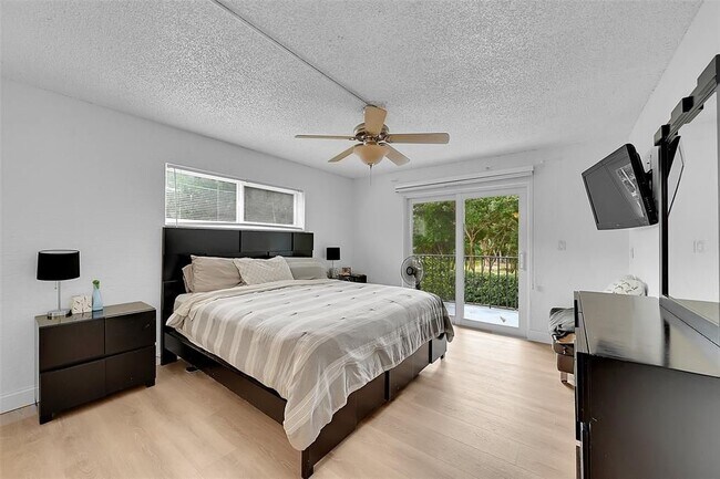 Foto del edificio - 3909 N Ocean Blvd