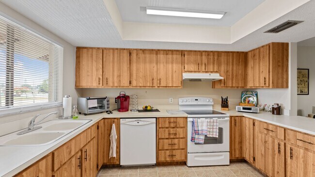 Foto del edificio - CAPE CORAL ONLY FOR $1,600 MONTH