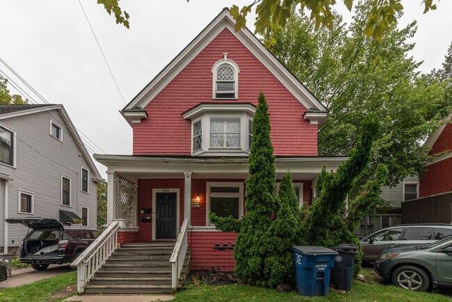 Photo - 808 E Ann St House