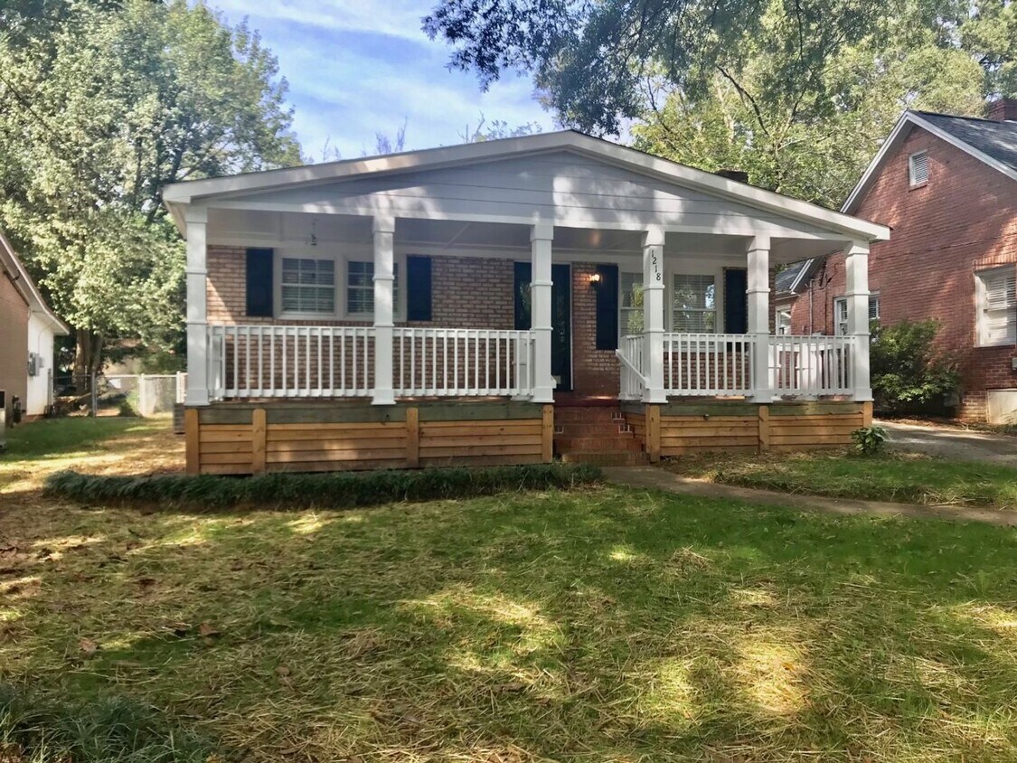 Foto principal - Beautiful 2 bedroom 1 bath home in charlotte