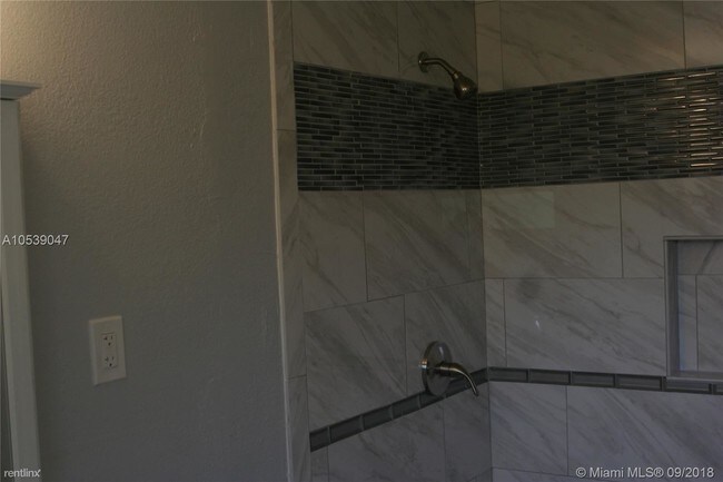 Building Photo - 3 br, 2 bath House - 200 SW 65th Way