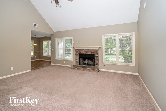 Building Photo - 5802 Millers Pond Ln
