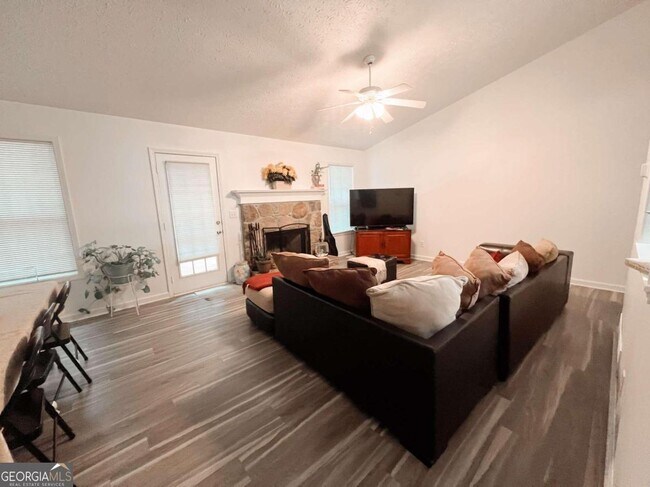 Building Photo - 4039 Country Ln