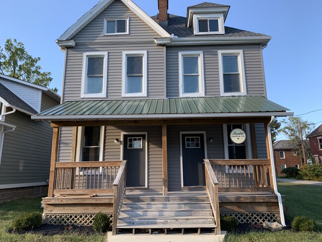 Building Photo - 1242 E Mound St