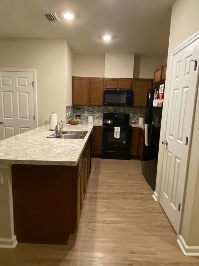 Building Photo - 183 Silver Fern Dr