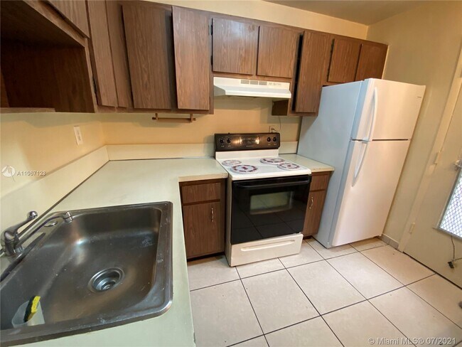 Foto del edificio - 5401 SW 77th Ct