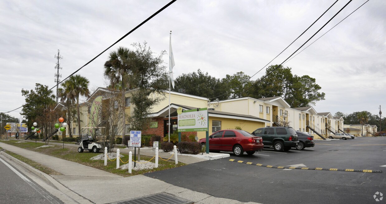 Magnolia Terrace Apartments in Jacksonville, FL
