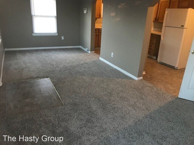 Building Photo - 2 br, 1 bath House - 5918 Leavenworth Rd A