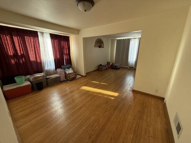 Foto del edificio - 3012 S Herman St