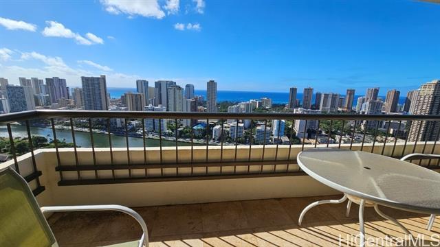 Building Photo - 2333 Kapiolani Blvd