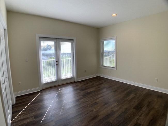 Building Photo - 212 Bonita Cir