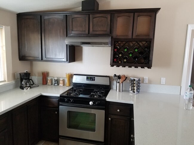 Foto del edificio - 11150 Mansel Ave