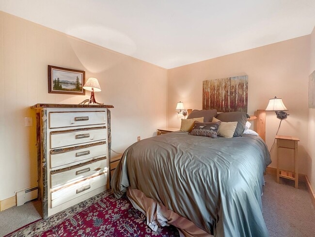 Foto del edificio - Winter rental 5-6 month lease! Hot tub! Walk to town! Garage parking!