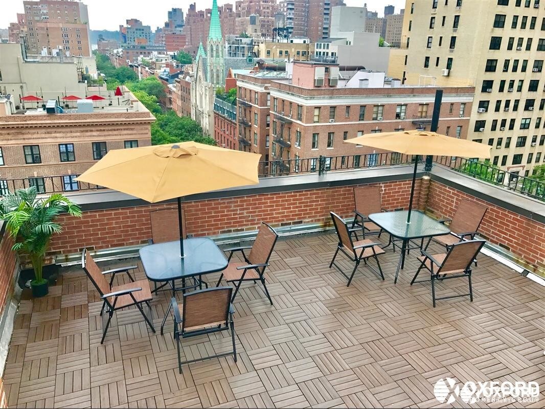 Primary Photo - 270 West 22nd Street