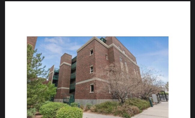 Foto del edificio - COMING SOON Beautiful 2BR , 2BA 2nd floor ...