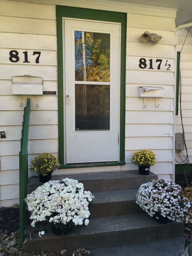 3 Bedroom House Near UIHC - 3 Bedroom House Near UIHC