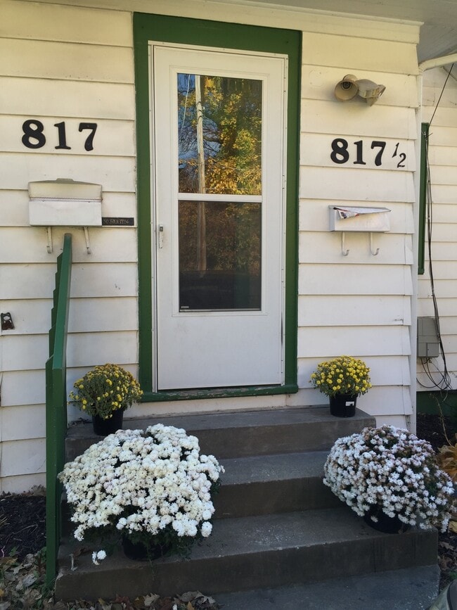 3 Bedroom House Near UIHC - 3 Bedroom House Near UIHC