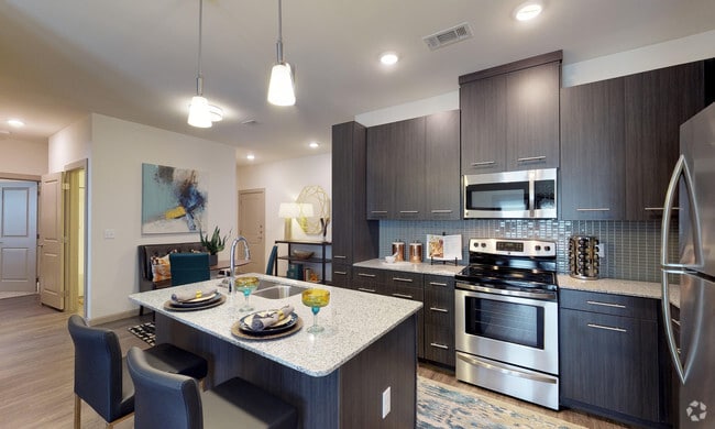 2BR-2BA The Retreat - 22 North