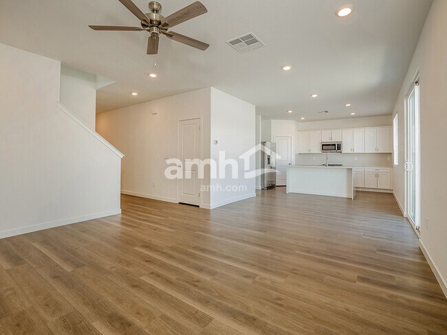 Building Photo - 2439 Dolly Ave