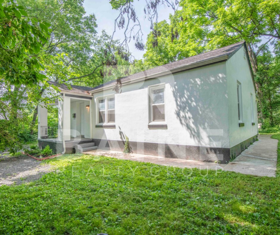 Primary Photo - 219 Dallas St