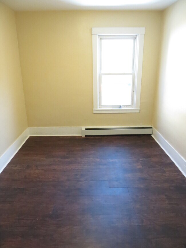 Dormitorio 2 - 123 Endicott St