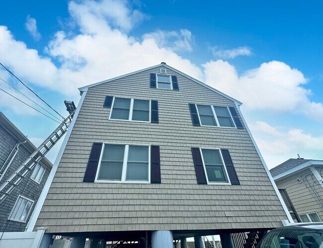 Building Photo - 178 Foster Ave
