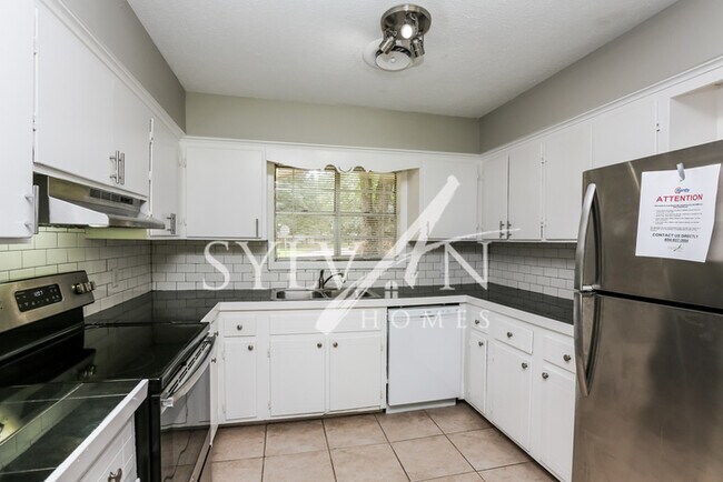 Building Photo - 3BR 2BA Ranch Home on a Beautiful Lot!