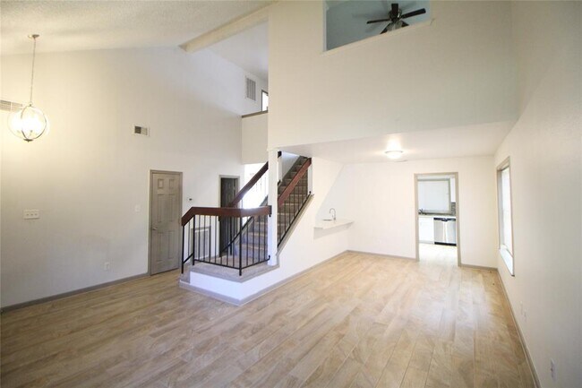 Foto del edificio - 5338 Pine Cliff Dr