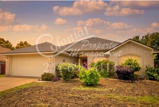 Building Photo - 2802 Lavender Ln