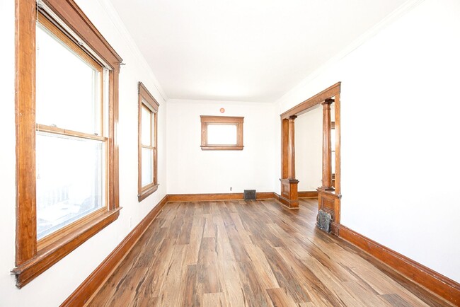 Building Photo - Convenient Showings — No Appointment Needed!