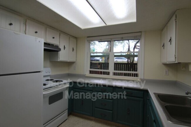 Foto del edificio - 1440 Vega Cir