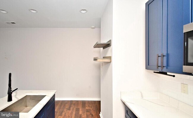 Building Photo - 2126 Mifflin St
