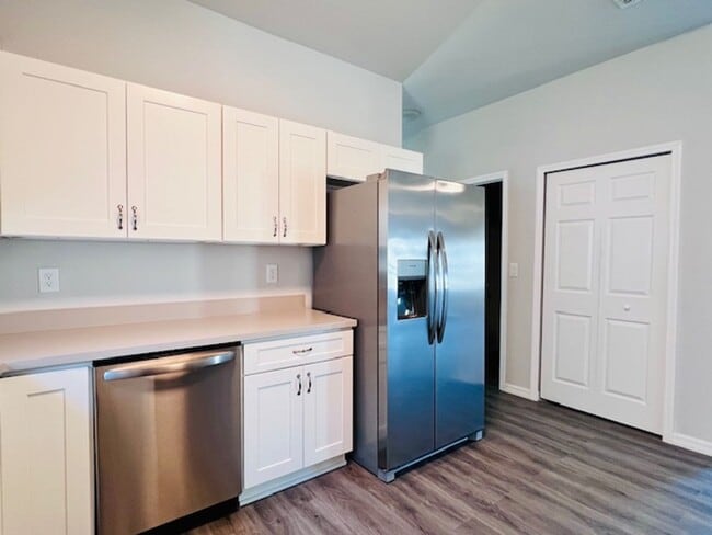 Building Photo - Beautiful home built in 2024.  This cozy 3 bedroom 2 bath Home is ready for move in!!