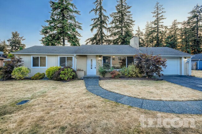 Building Photo - 9022 Lorraine Ave S