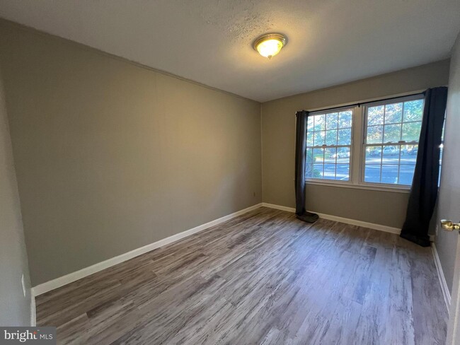 Building Photo - 14761 Ealing Ct