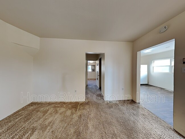 Building Photo - 317 S Vincent Ct