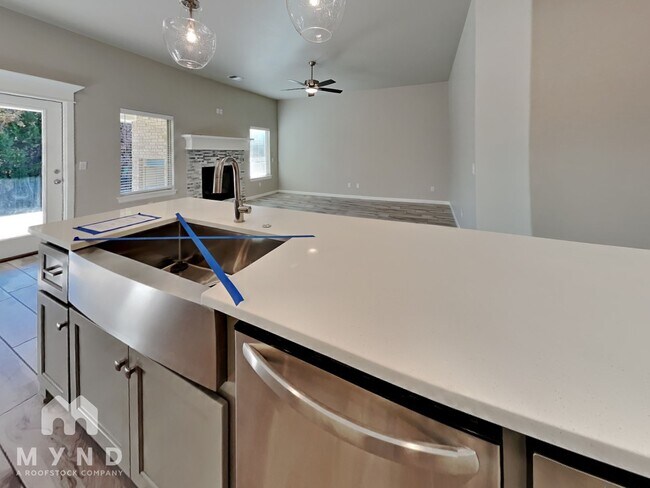 Foto del edificio - 5340 Riverrun Ct