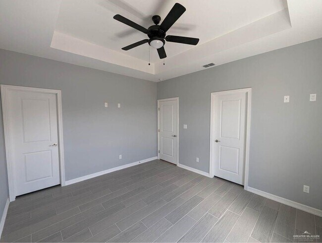 Building Photo - 9 S Colt Ln